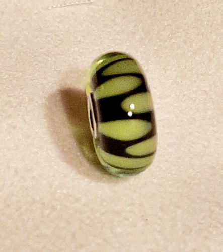 TROLLBEADS Green Shade 61319 Retired Green Shade Glass Sterling Silver 61319 New - Picture 8 of 17