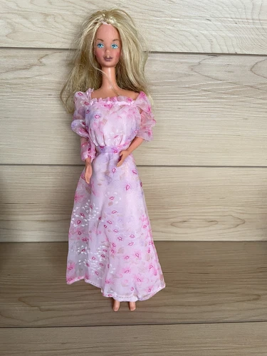 Vintage 1978 Kissing Barbie Doll Original Pink Floral Dress #2597 Mattel 70’s