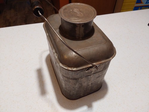 Vintage CREAM CITY Water/Ice Top Metal Lunchbox w/Wood Handle