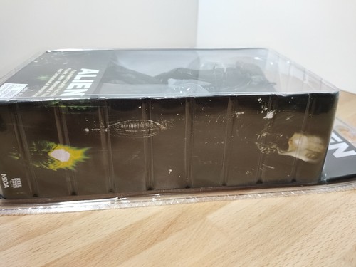NECA REEL TOYS - ALIEN 9" FULLY ARTICULATED ACTION FIGURE- SEE DESCRIPTION - Picture 8 of 13