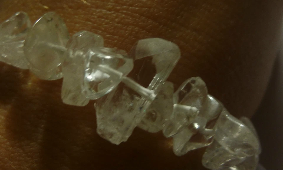 *HERMOSA PULSERA DE CRISTAL NATURAL DANBURITA LLENA DE LUZ TERMINADA FOCAL* Foto 3 de 3