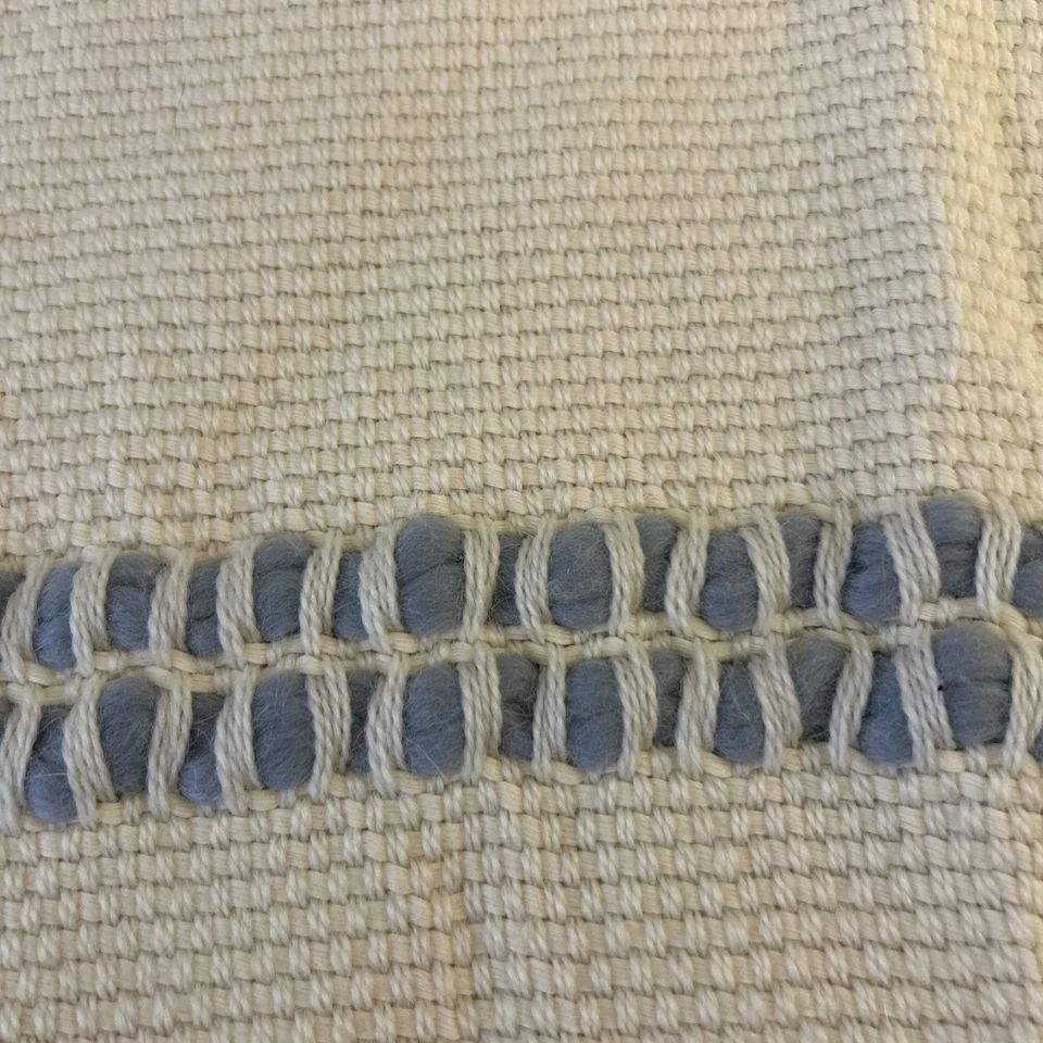 Capa de travesseiro lombar listrada Pottery Barn Reed azul cambraia 16 x 26 - Imagem 3 de 4