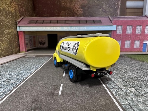 Vintage VANGUARDS Vans/Tankers, Various Livery's, 1:64 Scale, Boxed. - Picture 13 of 103