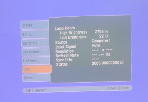 Epson VGA Projector with 2778 Lamp Hours Used EMP-822 - 第 2/7 張圖片
