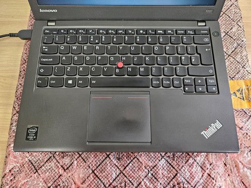 Lenovo Thinkpad X240, i5-4300U - 4GB - No Storage - Trackpad issue - Picture 4 of 12