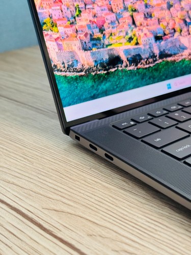 Dell Precision 5570 15.6" 4K Touch/i7 vPro 12800H/32GB/512 GB/RTX A1000 4gb - Picture 4 of 7