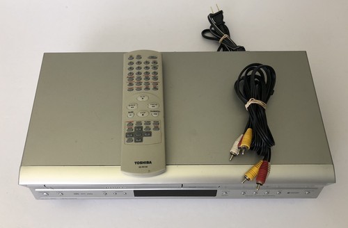 Toshiba SD-V392 DVD VCR Combo con Reproductor VHS Remoto Grabadora Probado Funcionando - Imagen 2 de 9