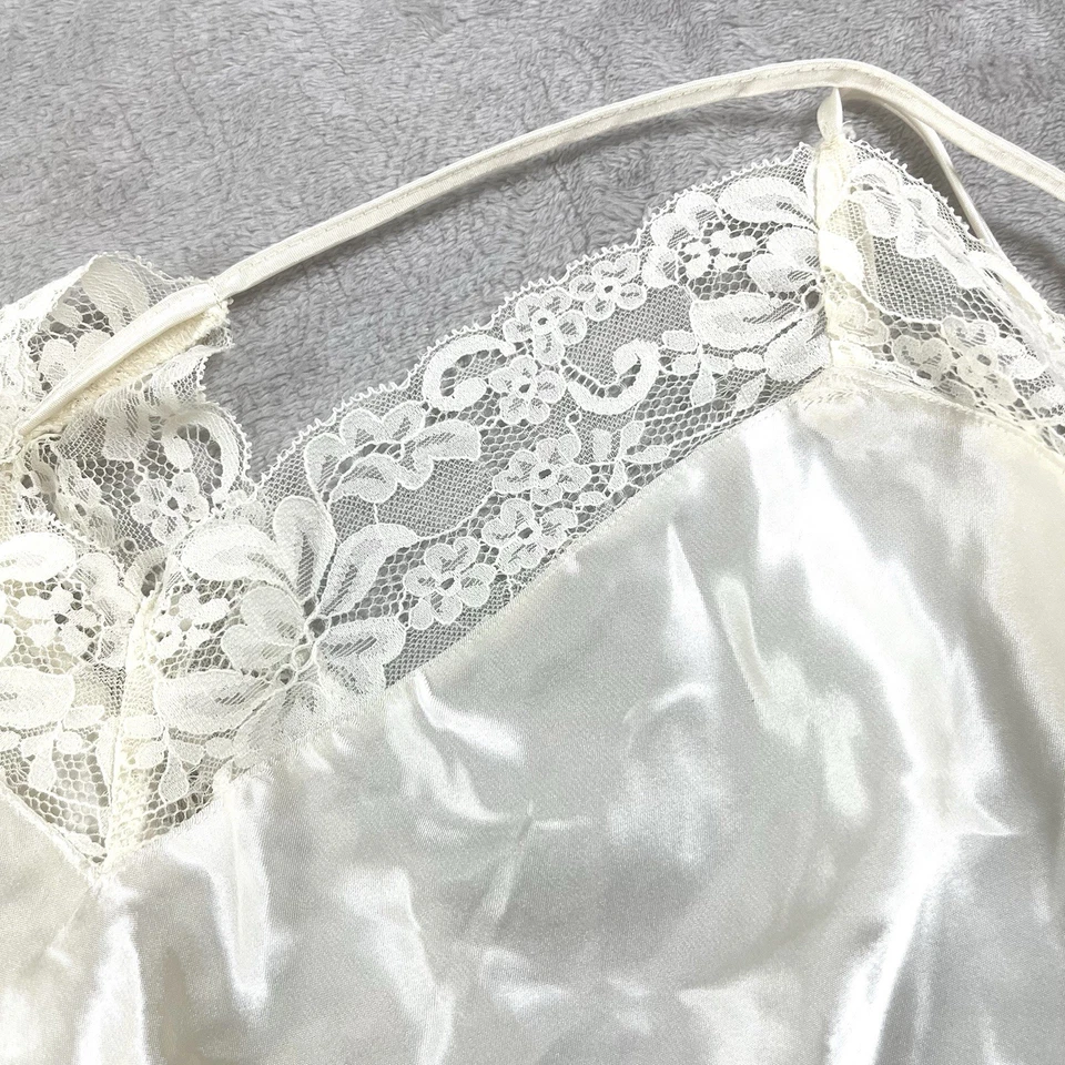 Frederick's of Hollywood Satén Encaje Chemise Juego de Dormir Corto XL Marfil Coqueta Foto 4 de 4