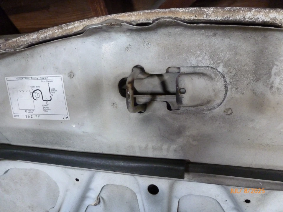 Capó Toyota Camry blanco 2005-2006 Foto 4 de 4