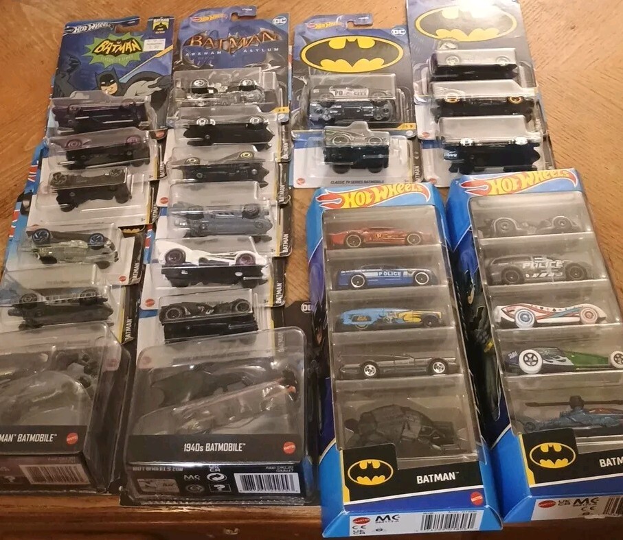Batman DC Hotwheels Lot Of 28