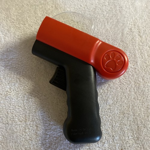 Pet Treat Launcher Dispenser Gun Trigger Dog Love Fun Red Black Outdoor Casual - Picture 2 of 6