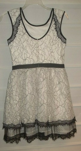 Vestido Miami Negro Beige Encaje Sin Mangas Completamente Forrado Juniors Talla Mediana EC! - Imagen 7 de 9