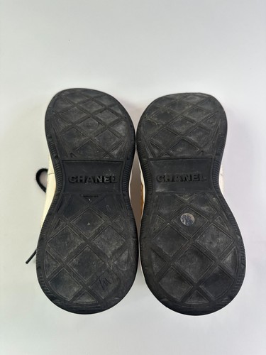 Chanel White/Black Leather and Fabric CC Low Top Sneakers Size 36 EU - Picture 8 of 8