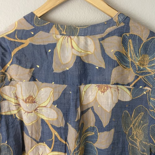 Alex & Parker Large Floral Print Top Crinkled Tie Front Metallic Detail Plus 2XL - Picture 9 of 10