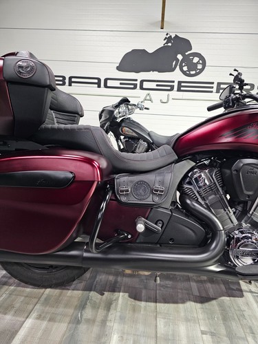 INDIAN CHALLENGER DARK HORSE  WHITE st. side bags & tank bag BIB , PURSUIT 20-25 - Picture 12 of 14