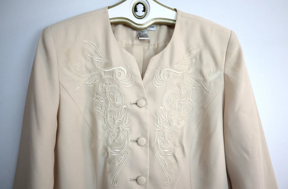 JUSTIN TAYLOR - CHAQUETA BLAZER MUJER BEIGE BORDADA - TALLA 10 Foto 2 de 4