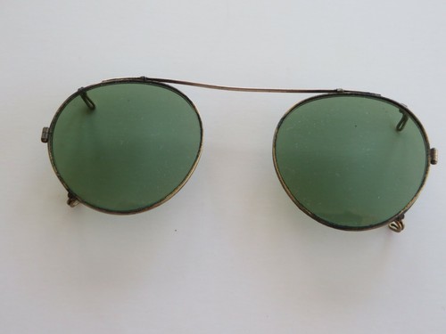 Antique Gold Metal Lens Clip-On Green Sunglasses w Case - Picture 5 of 8