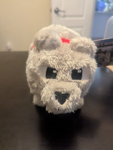A MINECRAFT Movie 8" DENNIS THE WOLF Fuzzy Plush NWT 2025 Brand New - Picture 3 of 5