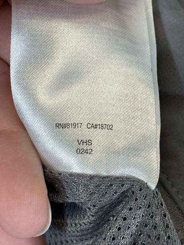 Giacca a vento Nike ragazzo 4T grigia Gunsmoke leggera con cappuccio zip swoosh - Foto 10 di 11