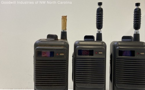Realistic TRC-222 Walkie Talkies Untested (3) - Picture 2 of 6
