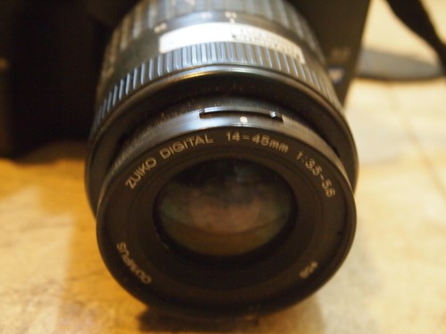 Olympus E-300 Evolt 8MP Autofocus Digital SLR with 14-45mm Lens - Picture 3 of 10