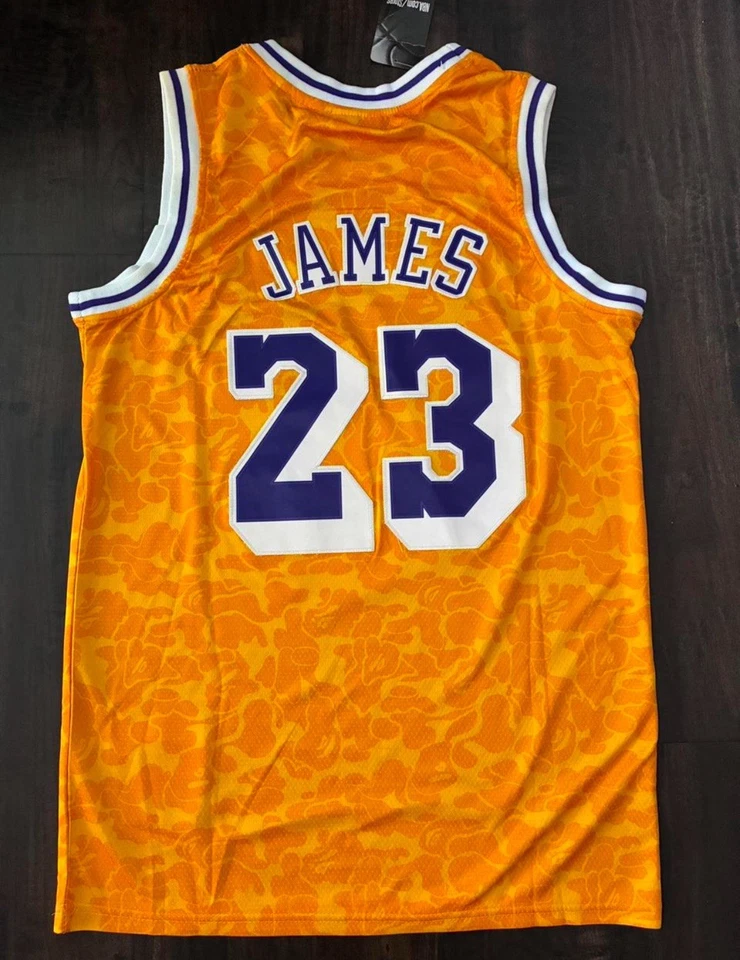 Camiseta deportiva Bape X Mitchell & Ness Los Angeles Lakers Lebron James #23 puntada talla 36 Foto 2 de 4