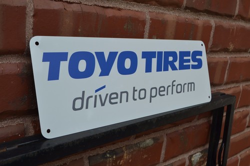 TOYO TIRE SIGN PROXES OPEN COUNTRY DRIVEN TO PERFORM ADVERTISING LOGO TIRE SHOP - Picture 3 of 3