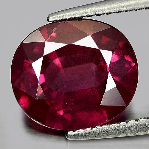 Rhodolite Garnet Purplish Pink 5.37 Ct. Oval 11.2 x 9.8 Mm. Natural Unheated Gem - Image 2 of 4