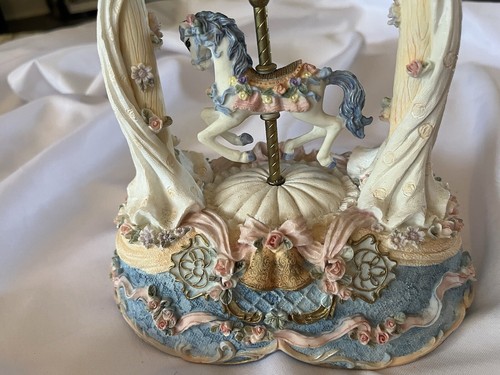 Cute Classic Treasures Wind Up Musical Animated Horse Carousel Plays Entertainer - Picture 5 of 7