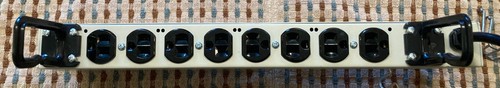 APC NET9RM SurgeArrest Network 9-Outlet Power Distribution Unit 120VAC 15A - Photo 3/4