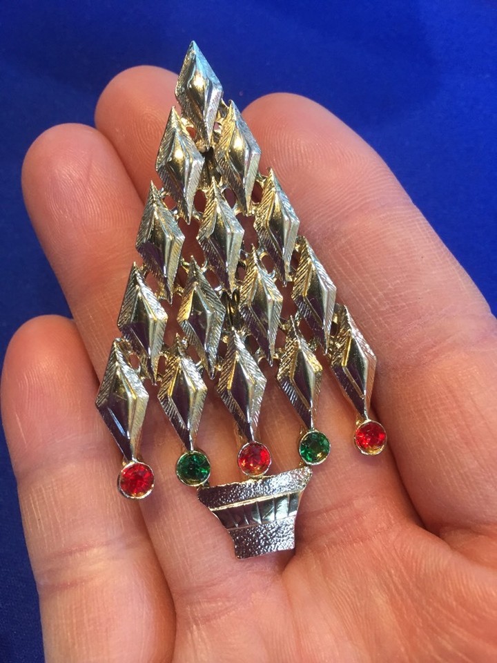 Rare Vintage Art Deco Signed Tancer II Gold Tone Christmas Tree Pin