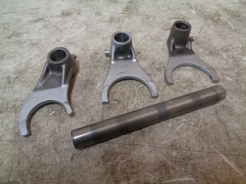 1991 SUZUKI GSXR 750 SHIFT FORKS - Picture 2 of 7