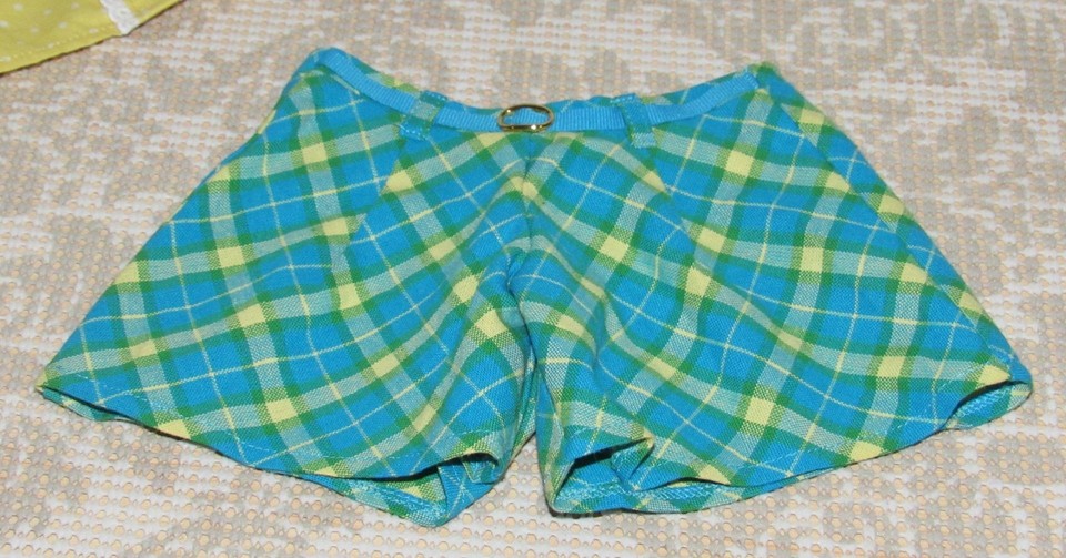 AMERICAN GIRL MOLLY ROLLERSKATING OUTFIT YELLOW TOP SHIRT SKORT RIBBON