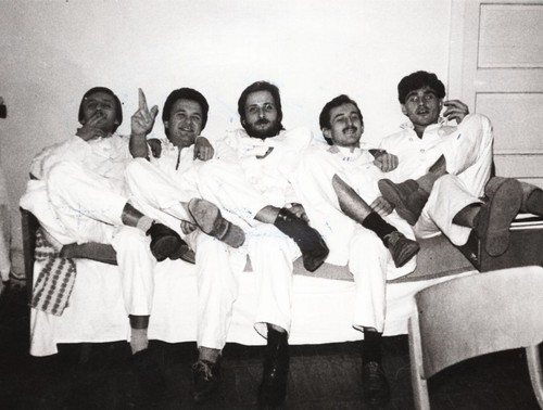 CRAZY DOCTORS 3/3 - Guys Affection Young Man Medical Vintage Gay Int Photo +8605