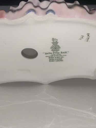 Royal Doulton Figurine Belle Of The Ball  HN1997 Mint- Condition - Picture 5 of 6