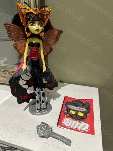 Monster High Boo York "Luna Mothews" Box & Accessories GOOD condition - Picture 2 of 6