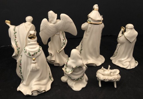 Lenox Holiday Holly Berry 7-Piece Mini Nativity Set 24K Accents Mint! - Picture 11 of 12