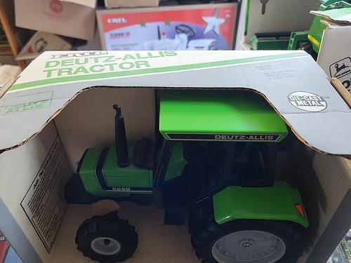 DEUTZ-ALLIS 6260 4WD TOY TRACTOR ERTL 1/16 Scale - Picture 8 of 11