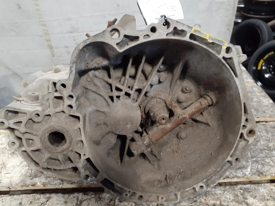 Used Manual Transmission Assembly fits: 1991 Geo Storm MT SOHC Grade A Foto 2 de 4