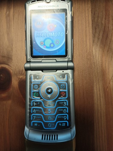 Motorola RAZR V3 Gold Brand New in Box everything included Works - Picture 7 of 11