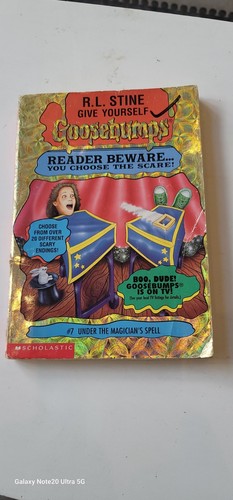 Goosebumps Book #7 Under Magicians Spell R. L. Stine Gold Scholastic 1st Ed - Picture 1 of 6