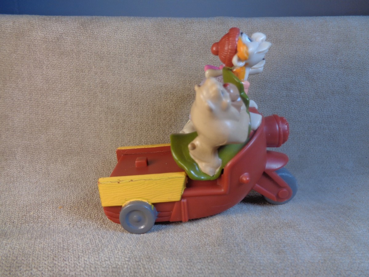 DISNEY OLIVER & COMPANY SPEEDING SCOOTER WITH FAGIN GEORGETTE 1996