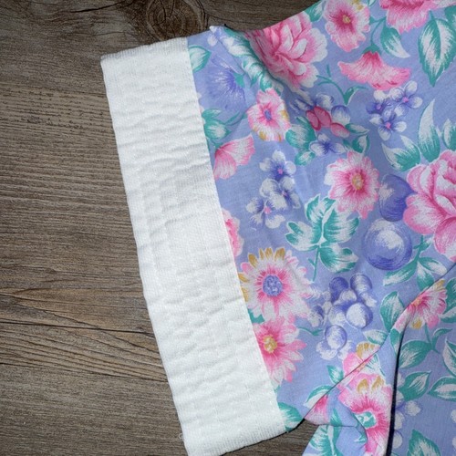 Bata de patio vintage Carriage Court House rosa púrpura floral perla broches de presión talla L - Imagen 5 de 7