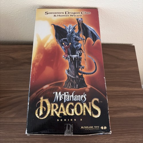 McFarlane's Dragons Sorcerers Dragon Clan & Human Wizard Deluxe Set en Caja - Imagen 5 de 6
