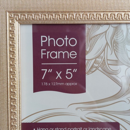 Dunelm Photo Frame Gold Pastic Rectangle Portrait Landscape Ornated Photo 5x7" - Picture 10 of 23