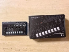 ROLAND J-6 CHORD SYNTHESIZER AIRA COMPACT Sequencer