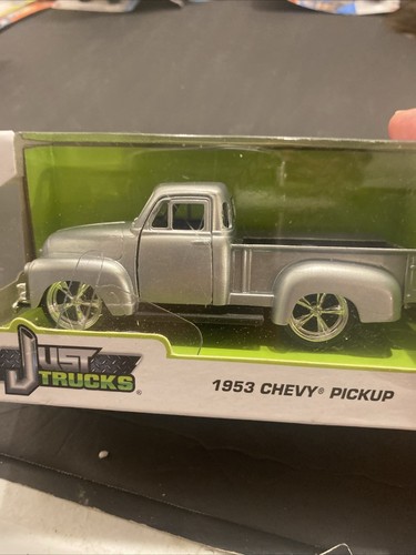 "JADA" 2024~ *JUST TRUCKS* (1953 SILVER CHEVY PICKUP TRUCK) 1:32 Mu - Picture 4 of 15