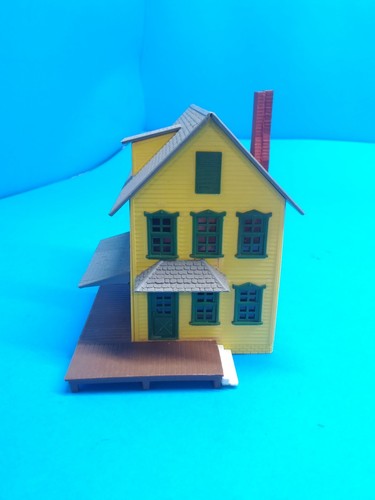 ho scale model power 2 stöckiges Versorgungshaus mit Güterdock - Bild 1 von 5