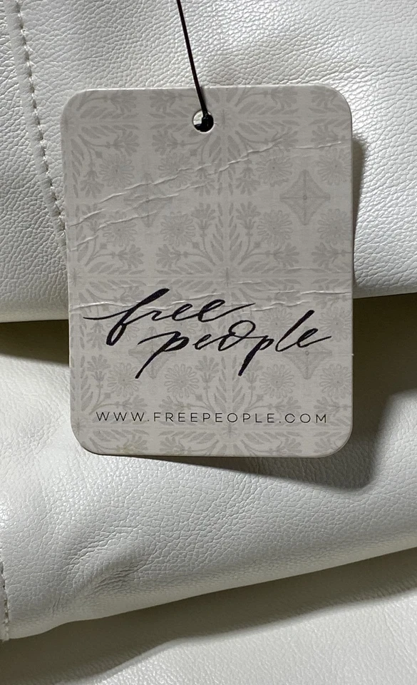 Pantalones acampanados veganos Free People nuevos con etiquetas marfil imitación cuero tiro alto para mujer 32 Foto 4 de 4