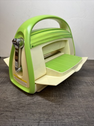 Cricut Cuttlebug Die Cutting Embossing Machine Manual Crank Crafter NICE - Picture 5 of 5